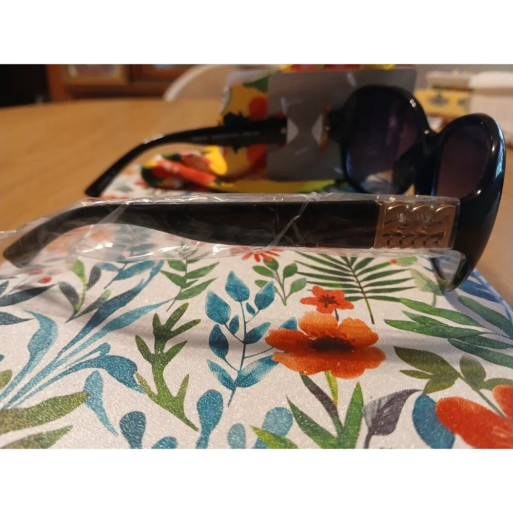 Brand New Falls Creek Sunglasses For Women Black Frame With Gradients Lens